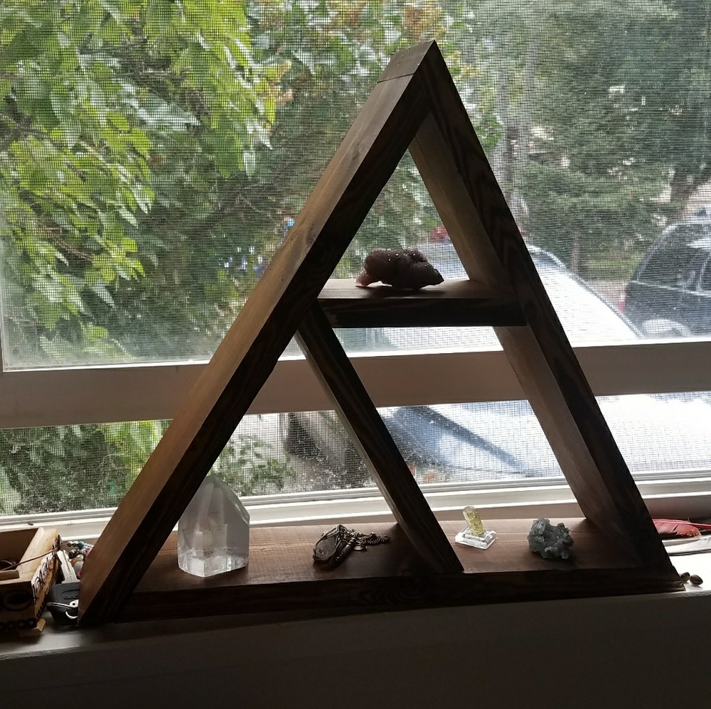 Triangle Crystal Shelf